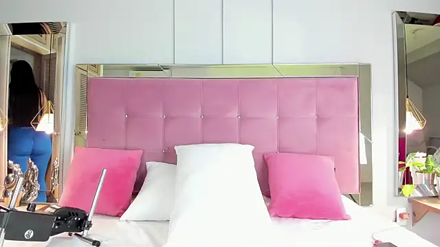 Snapshot of Ahincale chatting on 11/27/25, 07:49 Ahincale online show from 11/27/25, 07:49