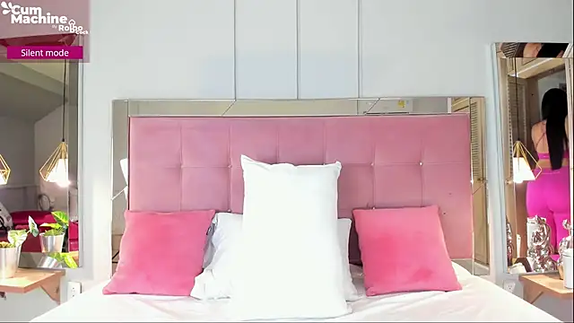 Snapshot of Ahincale chatting on 12/02/25, 07:53 Ahincale online show from 12/02/25, 07:53