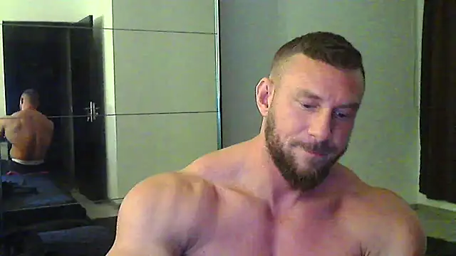 Snapshot of muscularkevin chatting on 12/19/25, 05:03 muscularkevin online show from 12/19/25, 05:03