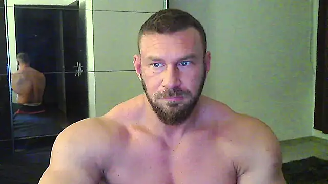 Snapshot of muscularkevin chatting on 01/11/26, 04:39 muscularkevin online show from 01/11/26, 04:39