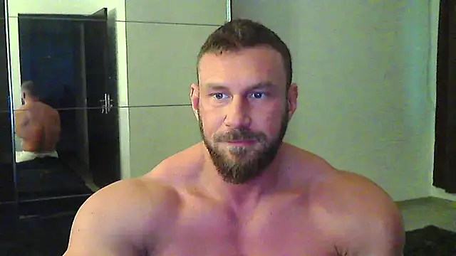 Snapshot of muscularkevin chatting on 01/13/26, 02:11 muscularkevin online show from 01/13/26, 02:11