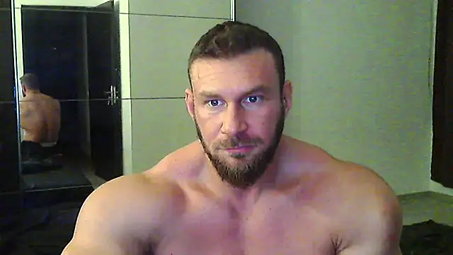 Snapshot of muscularkevin chatting on 01/18/26, 03:05 muscularkevin online show from 01/18/26, 03:05