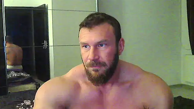 Snapshot of muscularkevin chatting on 04/05/26, 03:47 muscularkevin online show from 04/05/26, 03:47