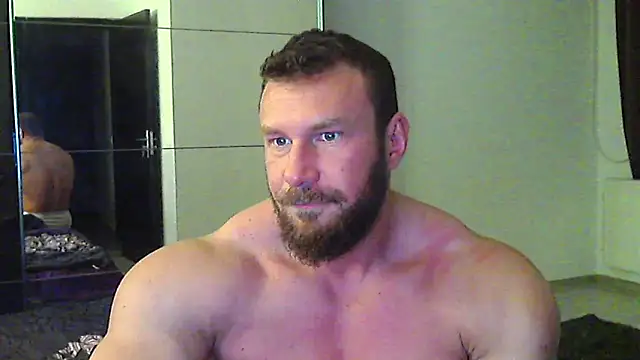 Snapshot of muscularkevin chatting on 04/06/26, 03:37 muscularkevin online show from 04/06/26, 03:37