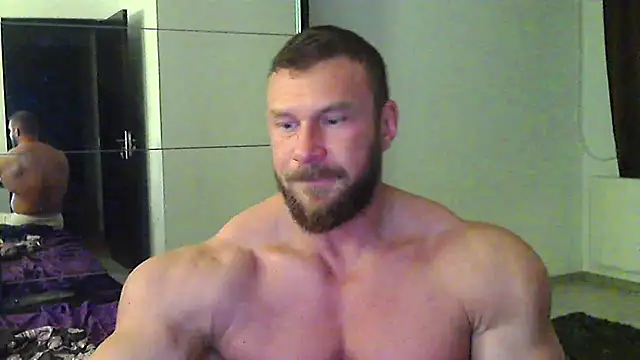 Snapshot of muscularkevin chatting on 04/18/26, 03:32 muscularkevin online show from 04/18/26, 03:32
