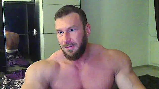 Snapshot of muscularkevin chatting on 04/21/26, 03:24 muscularkevin online show from 04/21/26, 03:24