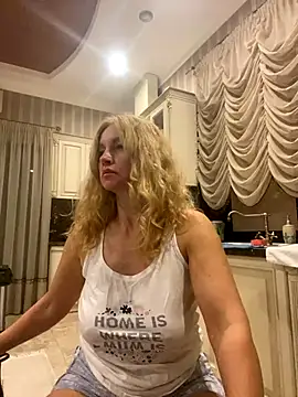Amazoniiaa online show from 09/15/25, 04:51