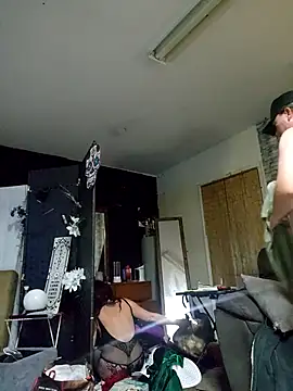 Snapshot of Hotredheadandtoungelasher chatting on 10/30/25, 06:15 Hotredheadandtoungelasher online show from 10/30/25, 06:15