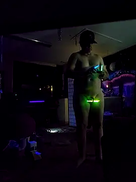 Snapshot of Hotredheadandtoungelasher chatting on 11/21/25, 11:42 Hotredheadandtoungelasher online show from 11/21/25, 11:42