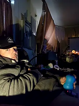 Snapshot of Hotredheadandtoungelasher chatting on 11/25/25, 01:22 Hotredheadandtoungelasher online show from 11/25/25, 01:22