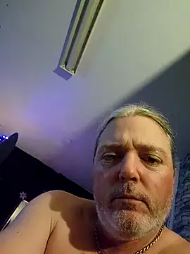 Snapshot of Hotredheadandtoungelasher chatting on 12/21/25, 12:34 Hotredheadandtoungelasher online show from 12/21/25, 12:34