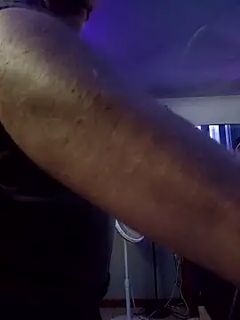 Snapshot of Hotredheadandtoungelasher chatting on 03/07/26, 09:39 Hotredheadandtoungelasher online show from 03/07/26, 09:39