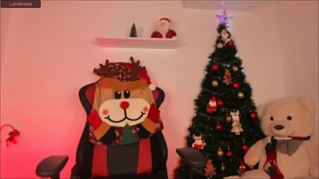 Snapshot of Irisweet_ chatting on 12/13/24, 12:53 Irisweet online show from 12/13/24, 12:53