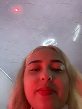 Snapshot of Irisweet_ chatting on 12/31/24, 01:36 Irisweet online show from 12/31/24, 01:36