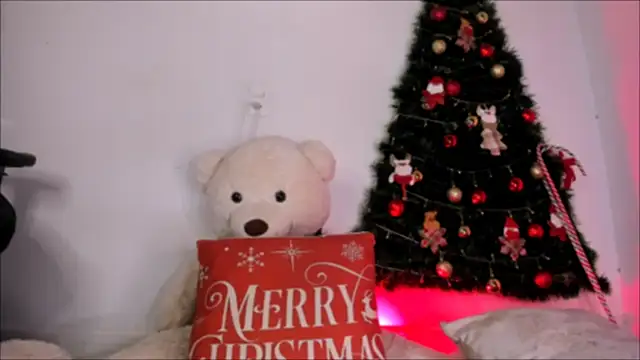 Snapshot of Irisweet_ chatting on 01/02/25, 12:13 Irisweet online show from 01/02/25, 12:13