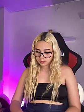 Snapshot of Irisweet_ chatting on 01/30/25, 10:51 Irisweet online show from 01/30/25, 10:51