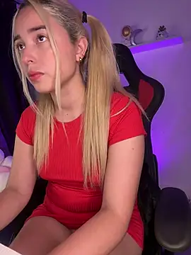 Snapshot of Irisweet_ chatting on 02/05/25, 10:12 Irisweet online show from 02/05/25, 10:12