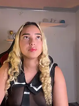 Snapshot of Irisweet_ chatting on 03/07/25, 05:38 Irisweet online show from 03/07/25, 05:38