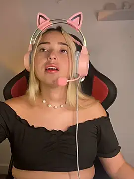 Snapshot of Irisweet_ chatting on 03/18/25, 08:37 Irisweet online show from 03/18/25, 08:37