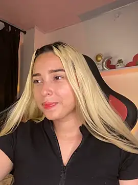 Snapshot of Irisweet_ chatting on 03/21/25, 05:00 Irisweet online show from 03/21/25, 05:00