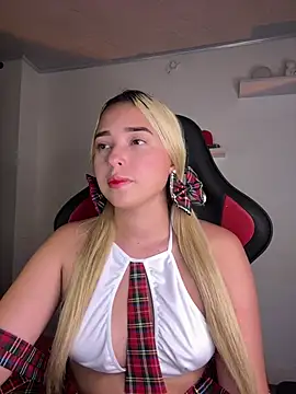 Snapshot of Irisweet_ chatting on 03/21/25, 09:45 Irisweet online show from 03/21/25, 09:45