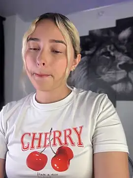 Snapshot of Irisweet_ chatting on 09/20/25, 09:49 Irisweet online show from 09/20/25, 09:49