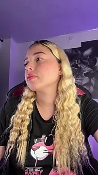 Snapshot of Irisweet_ chatting on 10/22/25, 09:47 Irisweet online show from 10/22/25, 09:47