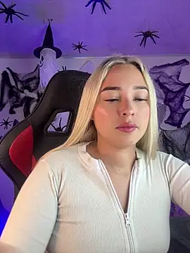 Snapshot of Irisweet_ chatting on 10/29/25, 10:17 Irisweet online show from 10/29/25, 10:17