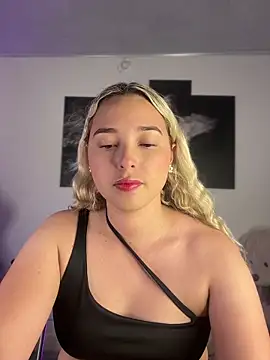 Snapshot of Irisweet_ chatting on 11/21/25, 10:52 Irisweet online show from 11/21/25, 10:52