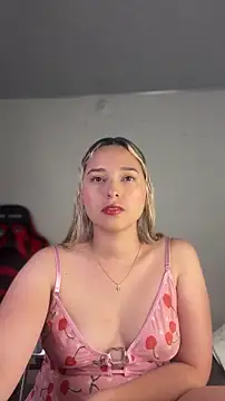 Snapshot of Irisweet_ chatting on 01/05/26, 09:18 Irisweet online show from 01/05/26, 09:18