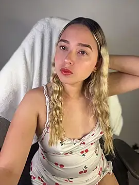 Snapshot of Irisweet_ chatting on 02/24/26, 11:19 Irisweet online show from 02/24/26, 11:19