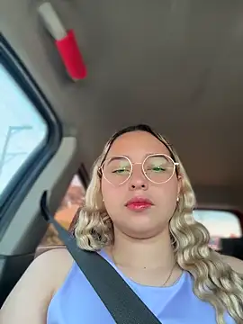 Snapshot of Irisweet_ chatting on 03/01/26, 04:31 Irisweet online show from 03/01/26, 04:31