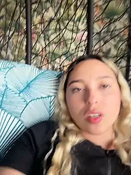 Snapshot of Irisweet_ chatting on 03/06/26, 09:00 Irisweet online show from 03/06/26, 09:00