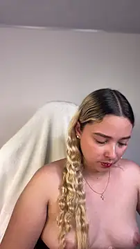 Snapshot of Irisweet_ chatting on 03/13/26, 10:33 Irisweet online show from 03/13/26, 10:33