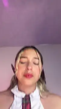 Snapshot of Irisweet_ chatting on 03/15/26, 04:29 Irisweet online show from 03/15/26, 04:29