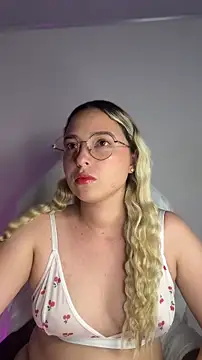 Snapshot of Irisweet_ chatting on 03/15/26, 09:10 Irisweet online show from 03/15/26, 09:10