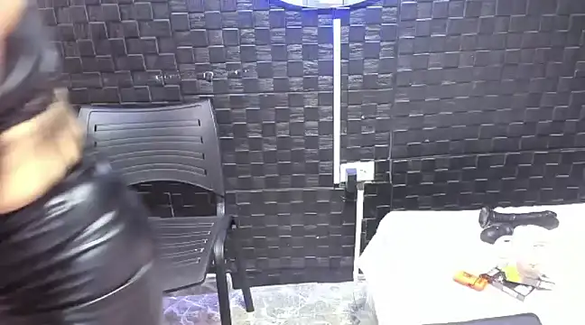 Snapshot of mature_sexi40 chatting on 02/26/25, 10:20 mature sexi40 online show from 02/26/25, 10:20