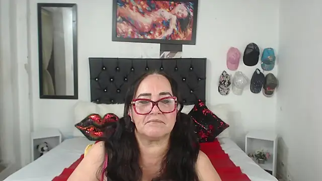 Snapshot of Sweetbigcatt chatting on 03/15/25, 02:46 Sweetbigcatt online show from 03/15/25, 02:46