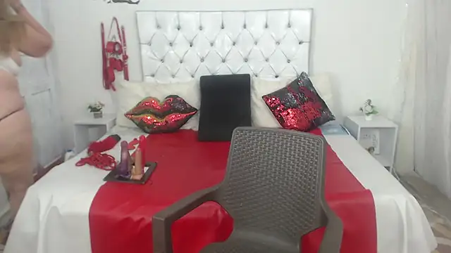 Snapshot of Sweetbigcatt chatting on 03/04/26, 05:46 Sweetbigcatt online show from 03/04/26, 05:46