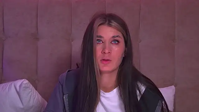 Snapshot of RachelSimpson chatting on 01/28/25, 03:57 RachelSimpson online show from 01/28/25, 03:57