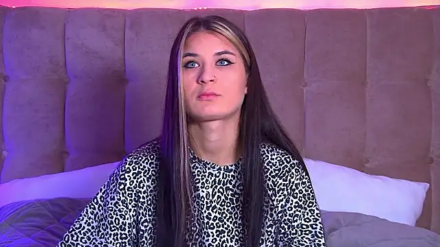 Snapshot of RachelSimpson chatting on 02/20/25, 06:13 RachelSimpson online show from 02/20/25, 06:13