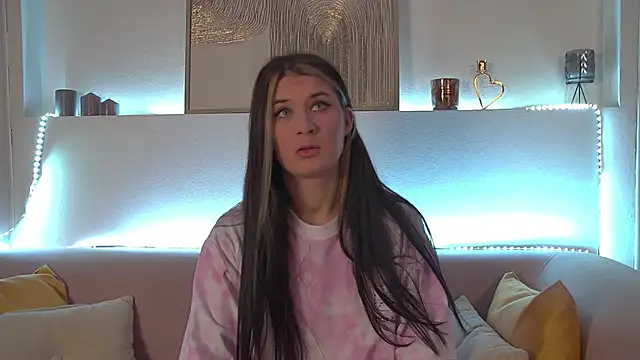 Snapshot of RachelSimpson chatting on 02/23/25, 06:23 RachelSimpson online show from 02/23/25, 06:23