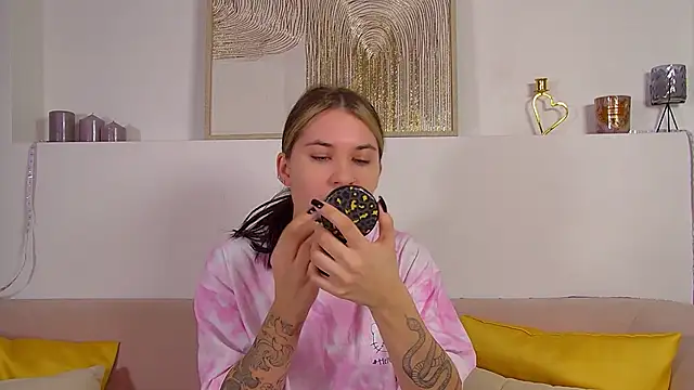 Snapshot of RachelSimpson chatting on 03/05/25, 06:12 RachelSimpson online show from 03/05/25, 06:12