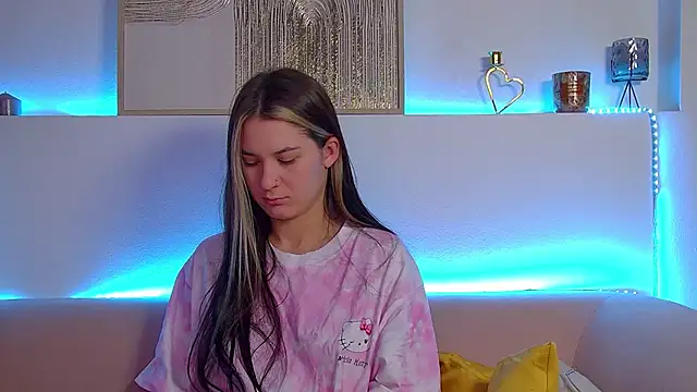 Snapshot of RachelSimpson chatting on 03/06/25, 04:41 RachelSimpson online show from 03/06/25, 04:41