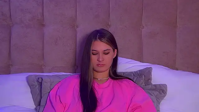 Snapshot of RachelSimpson chatting on 03/11/25, 09:37 RachelSimpson online show from 03/11/25, 09:37