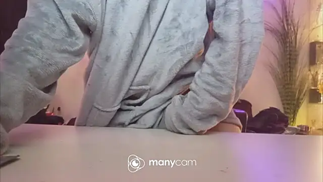 Snapshot of der_dino30 chatting on 04/05/26, 05:15 der dino30 online show from 04/05/26, 05:15