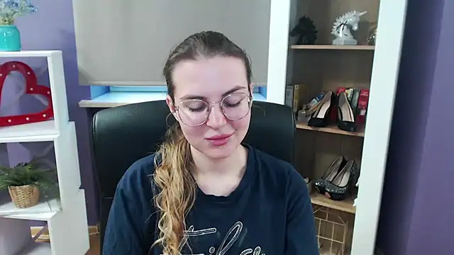 Zoey Erotic online show from 02/26/25, 08:37