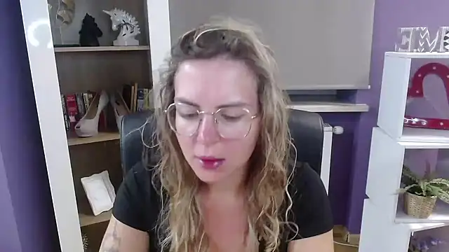 Zoey Erotic online show from 09/22/25, 04:25