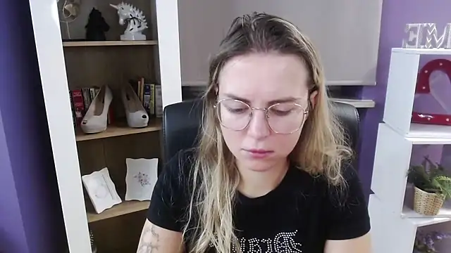 Zoey Erotic online show from 10/01/25, 04:18