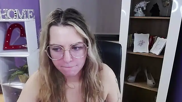 Zoey Erotic online show from 12/15/25, 05:34